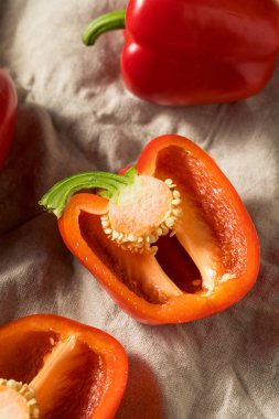 Çiğ Kırmızı Organik Biber