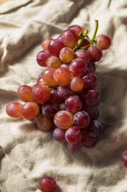 Çiğ Kırmızı Organik Üzüm