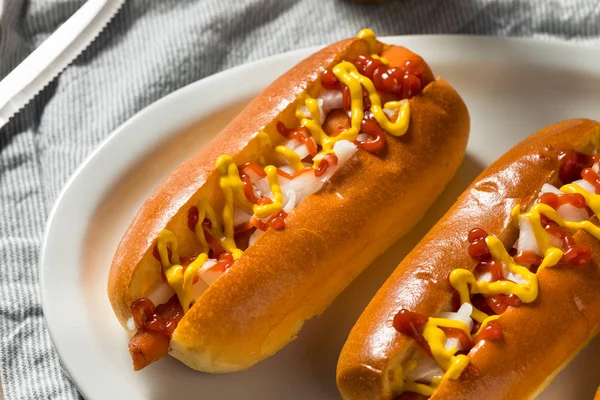 Hausgemachte vegane Karotten-Hotdogs — Stockfoto