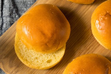 Ev Yapımı Tatlı Börek Hamburger Çörekler