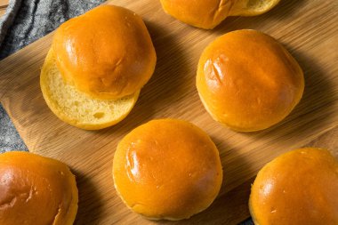 Ev Yapımı Tatlı Börek Hamburger Çörekler