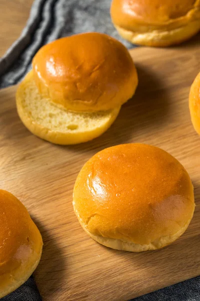 Hemlagad söt brioche hamburgare bullar — Stockfoto