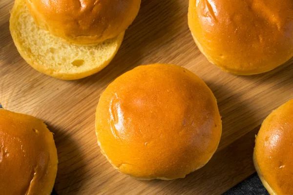 Hemlagad söt brioche hamburgare bullar — Stockfoto