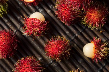 Çiğ Kırmızı Organik Rambutan Meyve