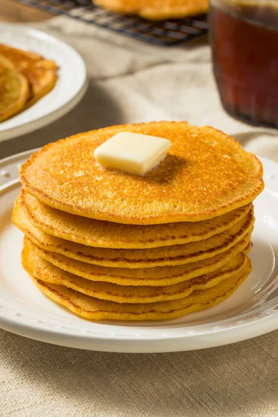 Zelfgemaakte maïsmeel Johnny cakes — Stockfoto