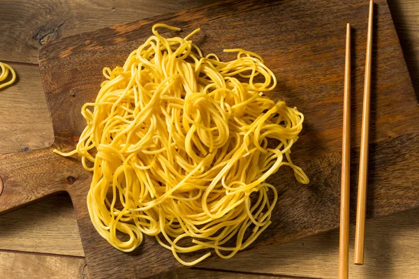 Caseiro japonês Yakisoba ovo macarrão — Fotografia de Stock