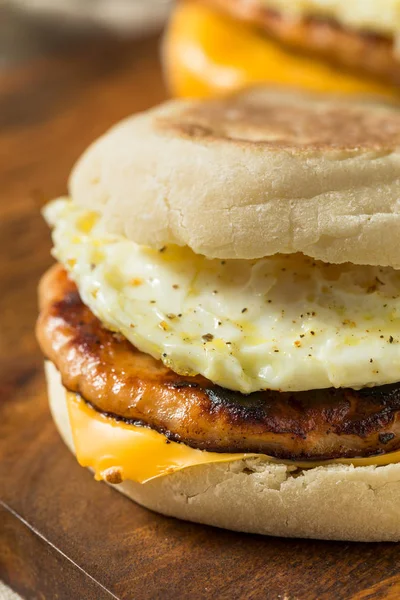 Ev yapımı domuz rulo yumurta sandviç