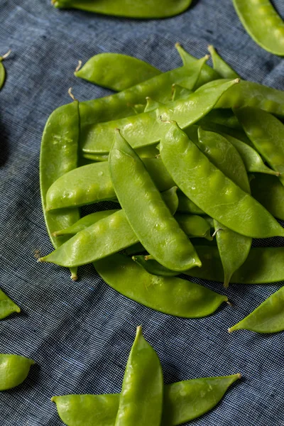 Surowe zielone organicznych groch śniegu — Zdjęcie stockowe