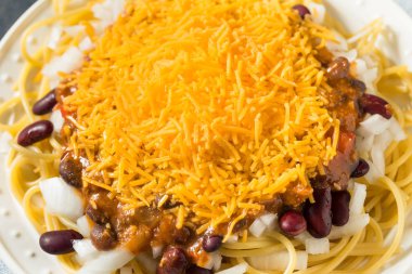 Ev yapımı Cincinnati Chili Spagetti