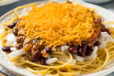 Ev yapımı Cincinnati Chili Spagetti