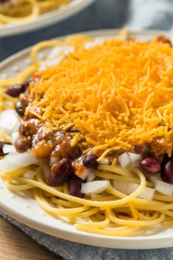 Ev yapımı Cincinnati Chili Spagetti