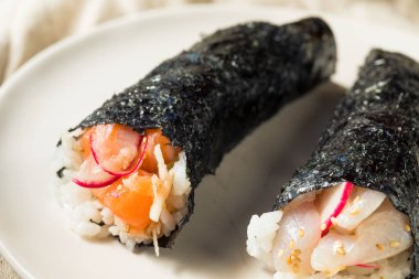 Ev Yapımı Suşi Temaki El Ruloları
