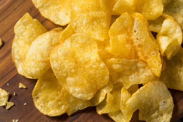 Ropogós vékony burgonya chips — Stock Fotó