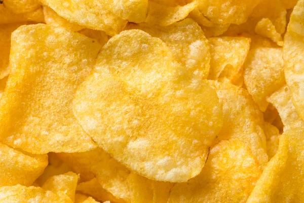 Knusprige dünne Kartoffelchips — Stockfoto