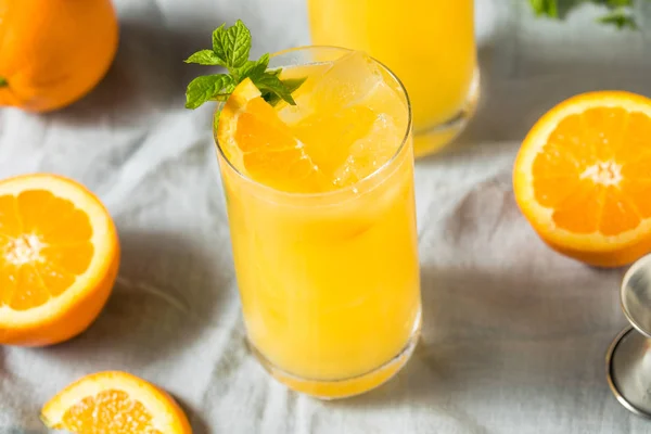 Zelfgemaakte Orange Crush Cocktail — Stockfoto