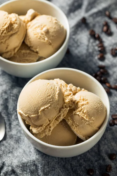 Домашнее кофейное мороженое — стоковое фото