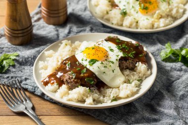 Ev yapımı Hawaii Loco Moco