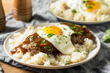 Ev yapımı Hawaii Loco Moco