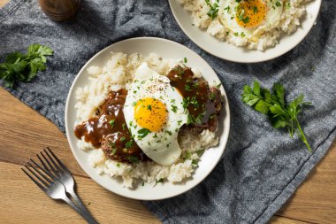 Ev yapımı Hawaii Loco Moco