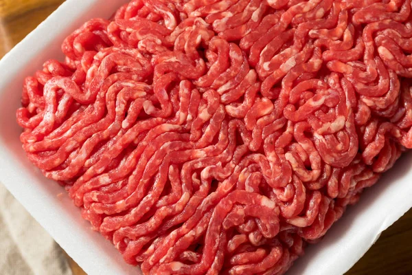 Raw Organic Red Ground Minced Beef — Stock Photo, Image