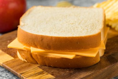 Ev yapımı Amerikan Peynirli Sandviçi