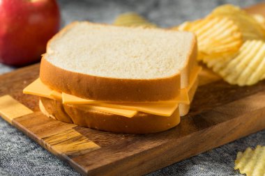 Ev yapımı Amerikan Peynirli Sandviçi