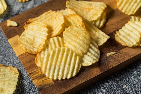 Organic Salted Wavy Potato Chips — Stock Photo, Image