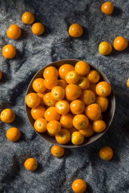 Çiğ Turuncu Organik Kaz Üzümleri