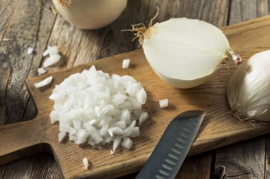 Çiğ Organik Kesilmiş Beyaz Soğan