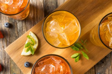 Serin Tazeleyici Lezzetli Buzlu Çaylar