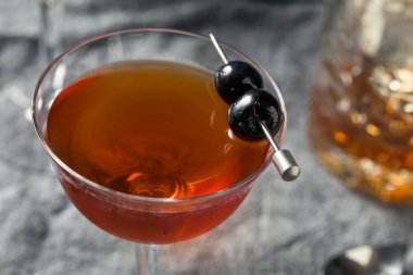 Ev yapımı Rob Roy Kokteyli
