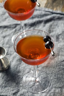 Ev yapımı Rob Roy Kokteyli