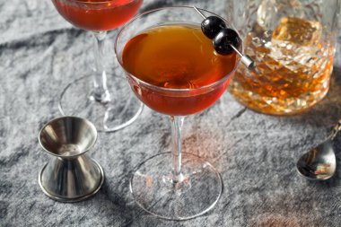 Ev yapımı Rob Roy Kokteyli