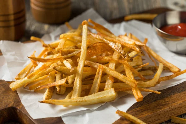 Homemade Shoestring frytki — Zdjęcie stockowe