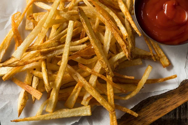 Caseiro Shoestring batatas fritas — Fotografia de Stock