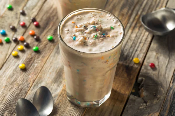 Mezclador casero de la sacudida de la leche del caramelo del chocolate —  Fotos de Stock