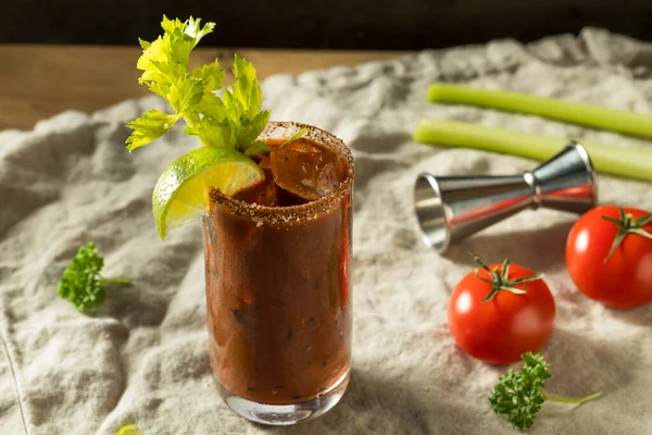 Spicy Organic Bloody Mary Com Lime Aipo — Fotografia de Stock