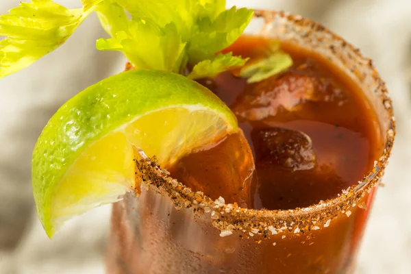 Spicy Organic Bloody Mary Com Lime Aipo — Fotografia de Stock