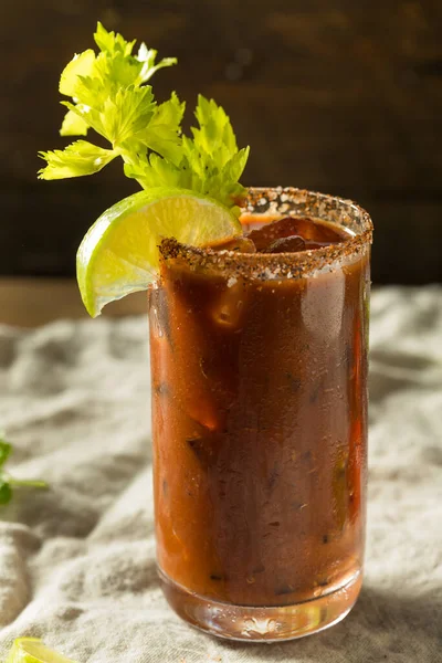 Spicy Organic Bloody Mary Com Lime Aipo — Fotografia de Stock