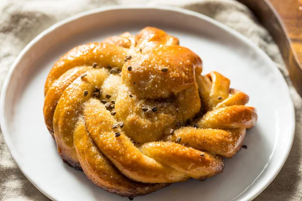 Sweet Home Emade Swedish Cardamom Buns Sugar Breakfast — стоковое фото