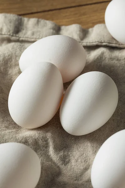 Органічні Білі Яєчка Готові Куховарити — стокове фото