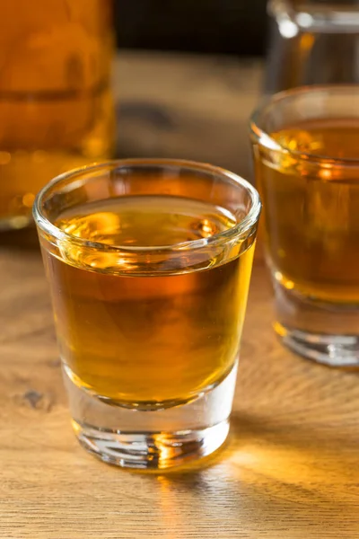Rum Alcoólico Bebido Shots Prontos Para Beber — Fotografia de Stock