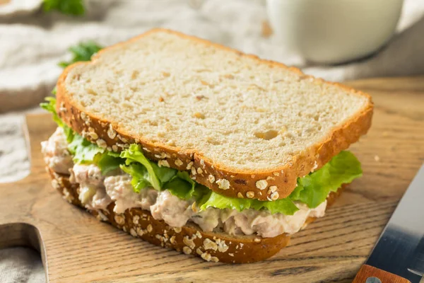 Homemade Fresh Tuna Salad Sandwich Lettuce — Stock Photo, Image