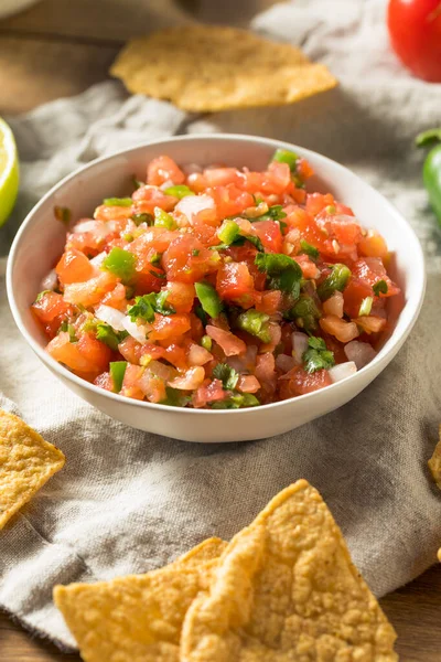 Pittige Huisgemaakte Pico Gallo Met Cilantro Chips — Stockfoto