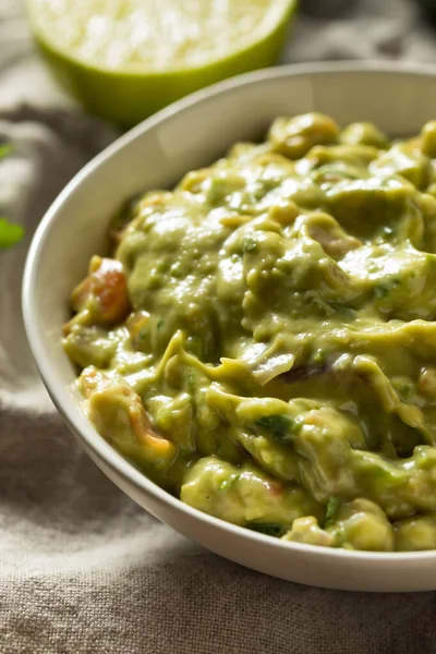 Guacamole Orgânico Caseiro Batatas Fritas Com Limão — Fotografia de Stock