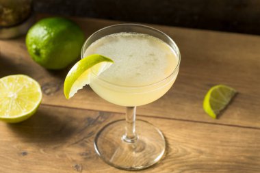 Ayyaş Rom ve Lime Daiquiri İçmeye Hazır