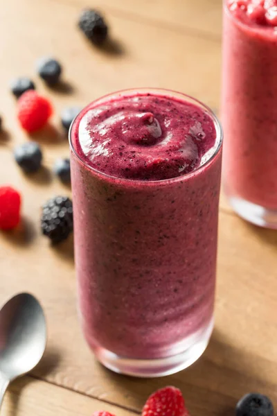 Οργανικά Υγιή Smoothie Berry Έτοιμο Πιείτε Για Πρωινό — Φωτογραφία Αρχείου