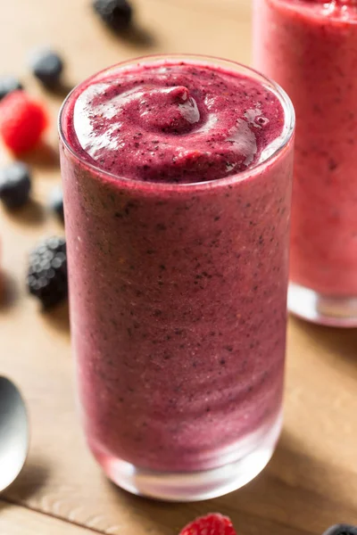 Organic Healthy Berry Smoothie Gotowy Picia Śniadanie — Zdjęcie stockowe