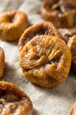 Çiğ Organik İncir Yemeye Hazır