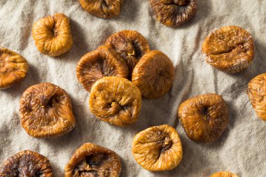 Çiğ Organik İncir Yemeye Hazır